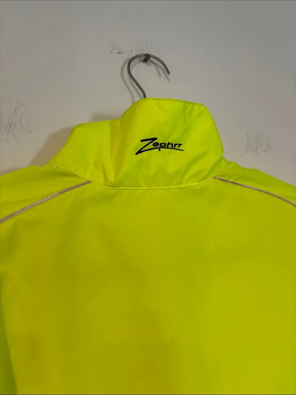 Pearl Izumi Women’s Zephrr Cycling Jacket in Neon Yellow in a Size Medium